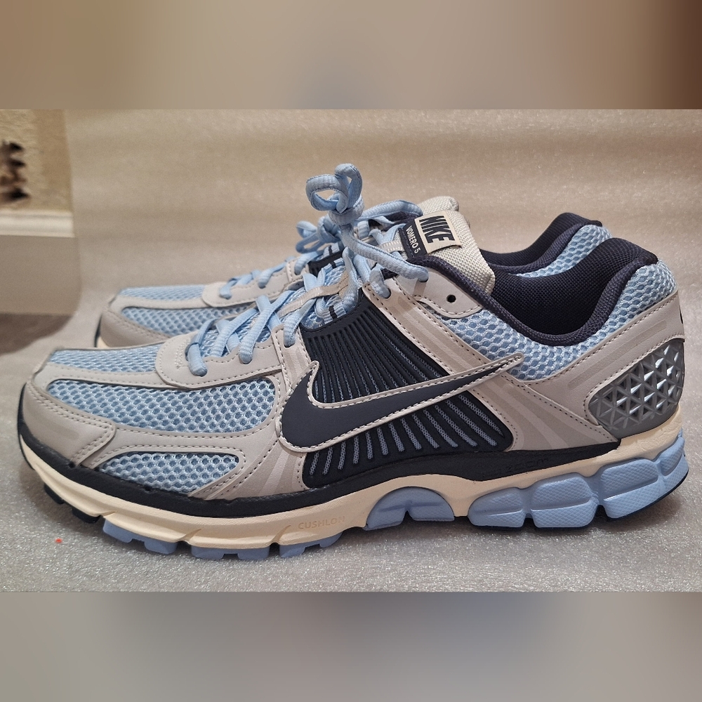 Nike Zoom Vomero 5 - Picture 3 of 6